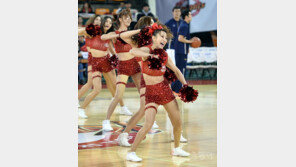 [포토] 치어리더, 분위기 띄우는 화려한 공연~