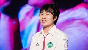 김유진·김준호 나란히 우승컵, WCS포인트 750점 먼저 확보