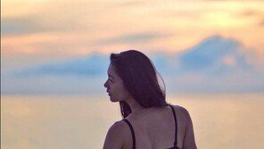 ‘워킹걸’ 클라라, 아름다운 뒤태 노출 “뒷모습도 완벽”