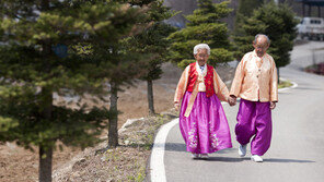 영화 ‘님아’ 흥행돌풍…홀로된 할머니 걱정되네