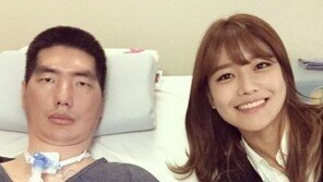 수영, 루게릭병 투병 중인 박승일 전 농구코치와 사진 “셀카봉타임”