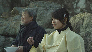 스크린 가득 메운 처연한 눈빛 연기