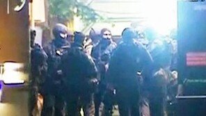 시드니 인질극 종료, 17시간 강제 진압 시도…‘인질 2명 사망’