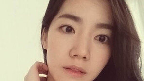 이범수 아내 이윤진 통역사, 일상 모습 보니…연예인 같은 ‘청순 미모’