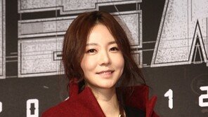 [포토] 고은미, 버건디 컬러같은 미소로 등장