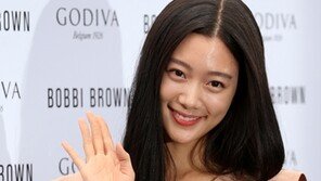 [단독] 클라라, 기획사로부터 피소…왜?