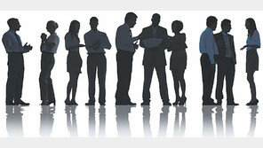 백지장도 맞들면 낫다? 집단 의사결정이 ‘바보의 선택’ 더 잦아