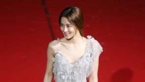 ‘청룡영화제’ 수현, ‘어벤져스2’ 언급 “많은 응원 부탁드린다”