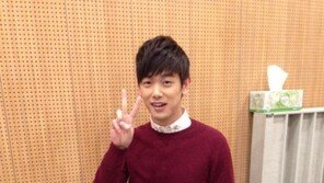 에릭남 ‘컬투쇼’ 출연 인증샷, 브이 포즈하고 환한 미소 ‘깜찍’