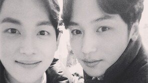 ‘미생’ 변요한, 임시완과 다정한 셀카 “우열을 가릴 수 없는 미모”