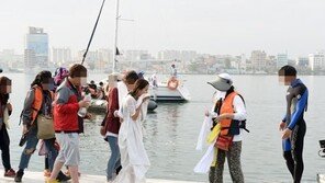 ‘워킹걸’ 조여정, 안전장치 없이 강물 입수 ‘물에 젖은 채 덜덜’