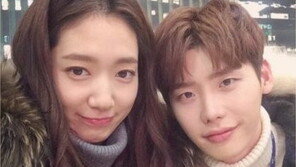 박신혜, 이종석과 머리 맞대고 다정 셀카… 실제 연인 같은 모습 ‘눈길’