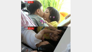 ‘슈퍼맨이 돌아왔다’ 삼둥이 송만세, 추사랑에 뽀뽀 세례…‘귀여워’