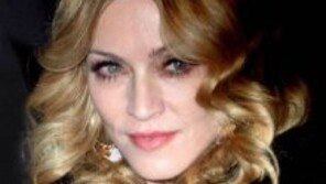 마돈나 “미친 시대…공포 상태서 살아” 분통 터뜨려, 왜?