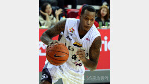 제퍼슨 테크니컬 파울에 LG 와르르…SK 2연승