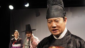 정흥채·오현경·이재룡 등 연극 ‘백돌비가’로 한 무대