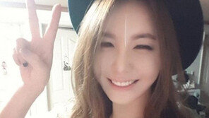 강예빈 크리스마스 이브 맞이 셀카 “외로운 사람끼리 모입시다”