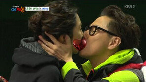 전미라 윤종신 부부 방송통해 뽀뽀…“멋있는 남편으로 거듭날게. 사랑해”