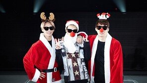 JYJ, 크리스마스 맞아 산타 변신 “메리크리스마스”