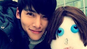 ‘힐러’ 지창욱, 눈사람도 반할 조각 외모 “메리 크리스마스” 훈훈