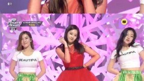 ‘엠카운트다운’ 박보람, 레드 시스루 원피스 입고 깜찍한 안무 “청순”