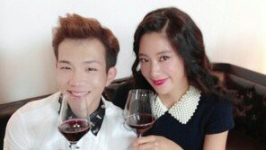 ‘귀요미송2’ 클라라, 플레이제이와 다정하게 찰칵…“1더하기 1은 귀요미”