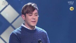 환희, 음이탈 후 표정 보니… 그저 ‘멋쩍은 웃음만’