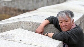 [신동아]작가 김훈 “박정희 시대…땅 덮는 업적, 하늘 찌르는 죄악”