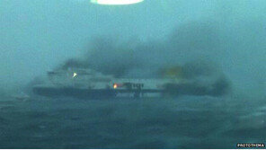 478명 탄 伊 카페리 아드리아해서 화재… 구조 난항 