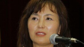 공지영 작가 네티즌 7명 고소, 성적 모욕에 가족 폄훼까지 ‘내용 보니…’