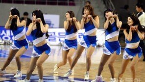 [포토] 치어리더, 단체로 각선미 뽐내며… ‘분위기 후끈후끈’