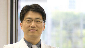 [면역력이 강해야 내 몸이 건강하다] 류마티스관절염, 면역력 정상화시켜야 치료 가능