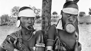 [세바스치앙 살가두 GENESIS展]입술 클수록 미인이지요