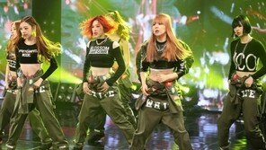 신인걸그룹 소나무, 아찔한 육체미… 섹시한 복근까지