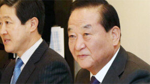 친박 “김무성 黨사유화” 포문… 金 “공천권 내려놨다” 반격 