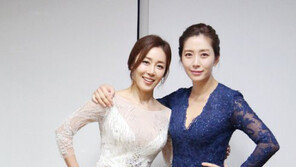 ‘MBC 연기대상’ 송윤아·문정희 대기실 다정한 인증샷