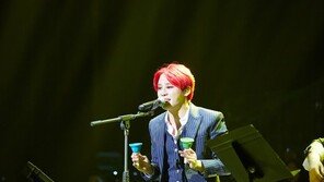 김준수, ‘아낌없이 주는 준수’로 콘서트 관객 ‘환호’