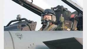 합참의장, 전투기 타고 새해맞이 전방 점검