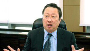 “최태원 회장 복귀시켜 SK 변화기회 줘야” 