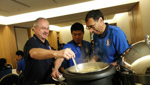 미완의 슈틸리케호…최전방도 중앙 수비도 불안
