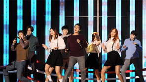 상 나눠먹기-중복수상-표절시비… 구태 반복 연말 시상식 