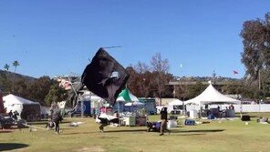 [영상] ‘로즈볼 팬페스트’ 행사장, 토네이도 습격