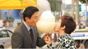 썰전 김범수 “안문숙에게 설렜다”…과거 솜사탕 키스 보니 ‘달달’