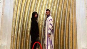 발목 노출 사진 SNS에 올린 여가수에 비난 쇄도…왜? 