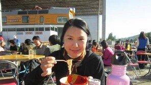 수키 김 “북한 엘리트조차 전세계 사람들 조선말 쓰는 줄 알아” 