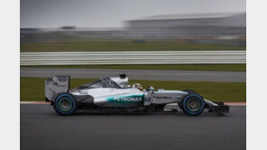 메르세데스 F1 팀, 7번째 실버 애로우 ‘F1 W06 하이브리드’ 공개