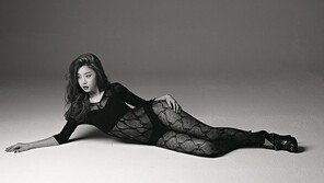 런닝맨 소진, 동안미모 자랑…과거 전신 망사스타킹 화보 보니 ‘男心 와르르’