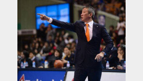 KCC 허재 감독, 연이은 성적부진으로 자진 사퇴…농구 팬들 ‘씁쓸’