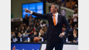 허재, KCC 감독직 자진사퇴… 팬들 반응 보니 “감독 문제 아냐”