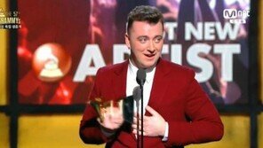 ‘그래미 어워드’ 4관왕 샘 스미스 “전 남친에 감사” 화들짝…동성애자였어?